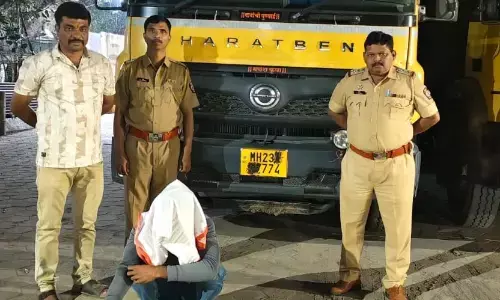 अवैध रेत परिवहन पर कार्रवाई में दो वाहनों समेत 60 लाख का माल जब्त