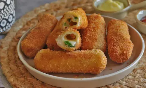 बड़े चाव से खाएंगे बच्चे ये स्नैक, चीज से भर जाएगा पूरा मुंह