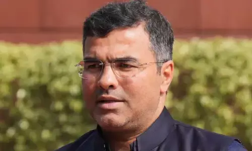 दिल्ली में पैदल दुर्घटनाओं पर लगाम लगाने के लिए सरकार ने लिया बड़ा फैसला, इन इलाकों में बनेंगे नए फुट ओवर ब्रिज