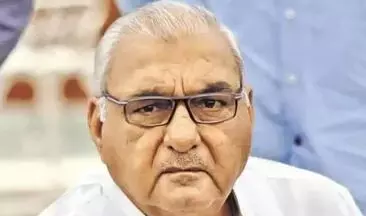 कांग्रेस नेता भूपेंद्र सिंह हुड्डा ने केंद्र सरकार पर बोला तीखा हमला, केंद्रीय बजट को बताया दिशाहीन और खोखला कांग्रेस नेता भूपेंद्र सिंह हुड्डा ने केंद्र सरकार पर बोला तीखा हमला, केंद्रीय बजट को बताया दिशाहीन और खोखला