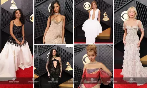 लेडी गागा से लेकर सबरीना कारपेंटर तक ने ग्रैमी अवॉर्ड्स में अपने शानदार लुक से लूटी महफिल, कई सेलेब्स के अंदाज ने जीता फैंस का दिल लेडी गागा से लेकर सबरीना कारपेंटर तक ने ग्रैमी अवॉर्ड्स में अपने शानदार लुक से लूटी महफिल, कई सेलेब्स के अंदाज ने जीता फैंस का दिल