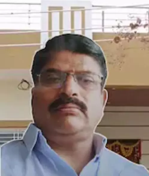 बेटे ने की आयकर अधिकारी पिता की हत्या, धारदार हथियार से हमला कर उतारा मौत के घाट बेटे ने की आयकर अधिकारी पिता की हत्या, धारदार हथियार से हमला कर उतारा मौत के घाट