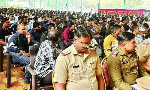 थोड़ी सी भी पी तो हंगामा होगा और होगी कार्रवाई