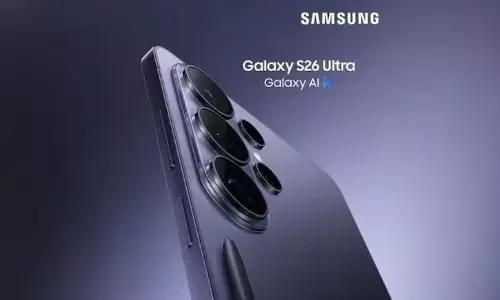 सैमसंग गैलेक्सी S26 अल्ट्रा लीक हुए प्रमोशनल पोस्टर में रीडिजाइन किए गए कैमरा आइलैंड और नए कलरवे के साथ दिखा