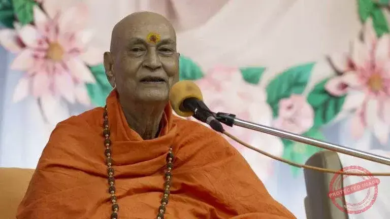 फडणवीस ने कहा - श्री स्वामी सत्यमित्रानंद गिरी सनातन संस्कृति के है प्रमुख वाहक