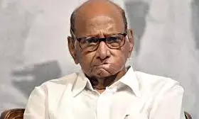 राष्ट्रवादी के विलय पर बोलने का देवेंद्र फडणवीस को क्या अधिकार : शरद पवार