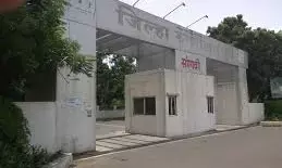 जिला अस्पताल में इलाज में लापरवाही से युवक की मौत