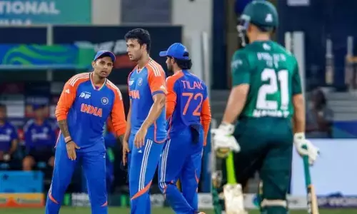 पाकिस्तान की निकली हेकड़ी...ICC के आगे टेके घुटने! भारत के खिलाफ खेल सकता है मैच