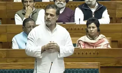 केंद्र सरकार की चेतावनी- राहुल गांधी सारे आरोप प्रमाणित करें वरना लाएंगे विशेषाधिकार हनन प्रस्ताव