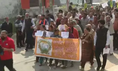 जम्मू-कश्मीर में किसानों ने किया आंदोलन, प्रदर्शकारियों ने प्रशासन को दिया अल्टीमेटम