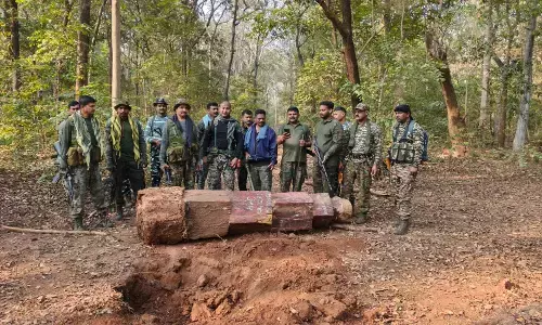 एक ही दिन 44 नक्सली स्मारकों को सुरक्षाबलों ने किया ध्वस्त