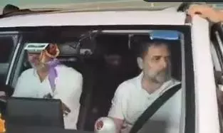 लोकसभा में नेता प्रतिपक्ष व कांग्रेस सांसद लखनऊ एयरपोर्ट पहुंचे, सुल्तानपुर कोर्ट में आज पेशी