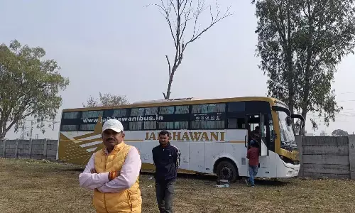 रीवा से बस लूटकर भागे बदमाश, बगहा में छोड़क़र भागे, सिविल लाइन पुलिस ने गाड़ी बरामद कर मालिक को सौंपी रीवा से बस लूटकर भागे बदमाश, बगहा में छोड़क़र भागे, सिविल लाइन पुलिस ने गाड़ी बरामद कर मालिक को सौंपी