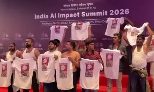 एआई समिट में प्रदर्शन करने वाले यूथ कांग्रेस के 4 कार्यकर्ताओं को किया गया गिरफ्तार, जानें क्या था पूरा प्लान? एआई समिट में प्रदर्शन करने वाले यूथ कांग्रेस के 4 कार्यकर्ताओं को किया गया गिरफ्तार, जानें क्या था पूरा प्लान?