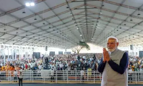 पीएम के कार्यक्रम के ठीक पहले मेरठ में पकड़े गए दर्जनों कश्मीरी,सर्राफा बाजार में पाए गए घूमते, खुफिया टीमें कर रही पूछताछ