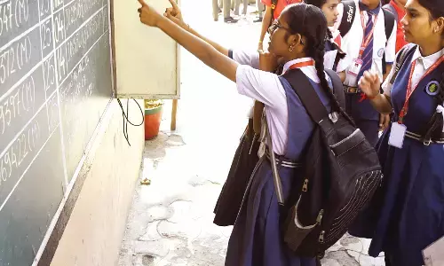 10वीं की बोर्ड  की परीक्षा देते पकड़ा गया फर्जी छात्र