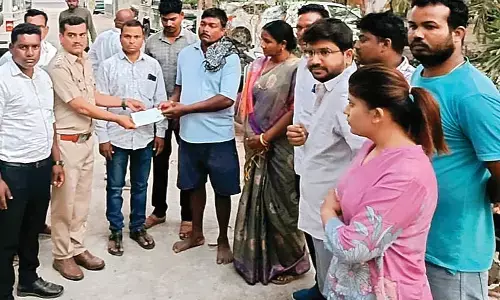 खेत में काम कर रही महिला की बाघ के हमले में मौत, पति घायल