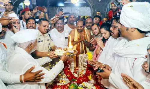 लातूर में भक्ति का मेला ,सात संतों की पवित्र पादुकाओं का भक्तिमय वातावरण में आगमन