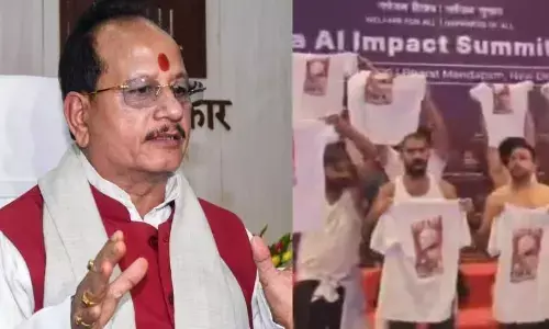 विजय कुमार सिंहा ने यूथ कांग्रेस के शर्टलेस प्रदर्शन पर निशाना साधा, महात्मा गांधी की कांग्रेस विदेशी मानसिकता से प्रभावित