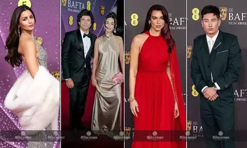 बाफ्टा के रेड कारपेट पर शानदार लुक में उतरीं आलिया भट्ट, मर्लिन मुनरो से इंस्पायर्ड रहा लुक, फरहान अख्तर भी पहुंचे