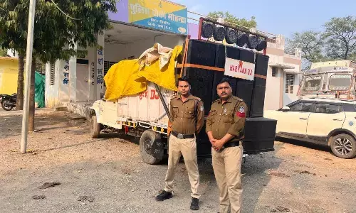 तेज ध्वनि में डीजे मचा रहा था शोर, पुलिस ने जब्त किया डीजे सिस्टम सहित वाहन