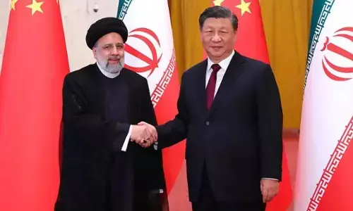 अमेरिका को मुंहतोड़ जवाब देने को तैयार ईरान! चीन की सुपरसोनिक एंटी-शिप मिसाइल पर डील की खबर