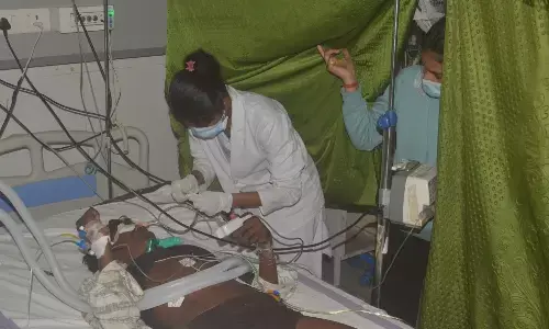 चोट के 7 दिन बाद टेटनस, डॉक्टरों ने की ट्रेकियोस्टोमी, वेंटिलेटर पर किशोर