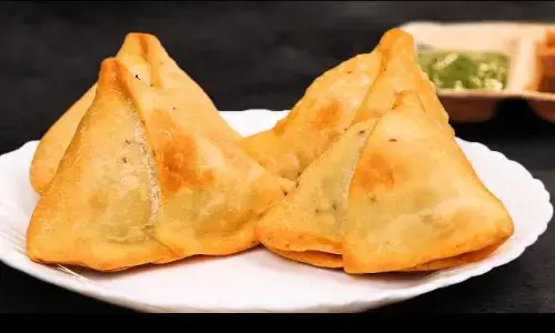 होली पर नाश्ते में बनाना है कुछ खास, तो समोसे की इस खास रेसिपी पर डालें नजर, मुलायम और स्वादिष्ट बनेंगे समोसे