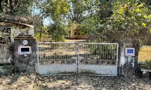 बदहाली के आंसू रो रहा पन्ना का व्हीआईपी बंगला, रसूखदारों के मोहल्ले में खंडहर बना सरकारी आवास बदहाली के आंसू रो रहा पन्ना का व्हीआईपी बंगला, रसूखदारों के मोहल्ले में खंडहर बना सरकारी आवास