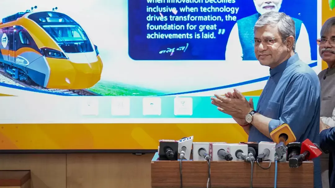 अब युवाओं के आइडिया से हाई टेक होगी भारतीय रेल, रेल मंत्री वैष्णव ने लॉन्च किया रेल टेक पोर्टल, डिजिटल हुई क्लेम की प्रक्रिया अब युवाओं के आइडिया से हाई टेक होगी भारतीय रेल, रेल मंत्री वैष्णव ने लॉन्च किया रेल टेक पोर्टल, डिजिटल हुई क्लेम की प्रक्रिया