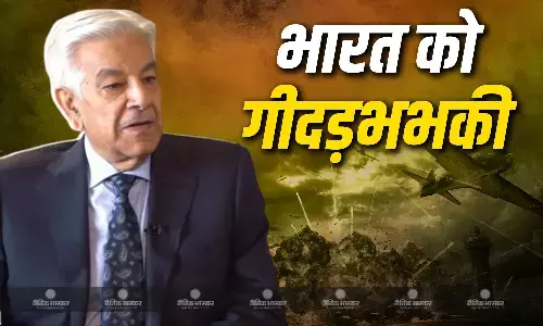 सब्र की हद पार, अब एक्शन, इंडिया..., अफगानिस्तान से जंग के बीच पाकिस्तानी रक्षा मंत्री ख्वाजा आसिफ ने भारत को दी गीदड़भभकी