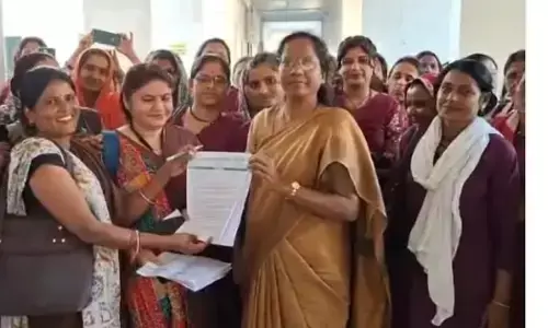 महीनों से मानदेय न मिलने पर आशा कार्यकर्ताओं का प्रदर्शन, कलेक्ट्रेट पहुंचकर सौंपा ज्ञापन