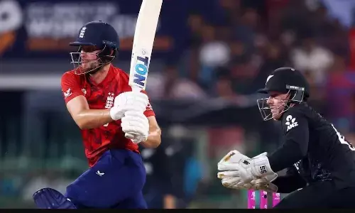 इंग्लैंड ने 4 विकेट से जीता मैच, न्यूजीलैंड की हार से पाकिस्तान की सेमीफाइनल में पहुंचने की उम्मीदें बरकरार इंग्लैंड ने 4 विकेट से जीता मैच, न्यूजीलैंड की हार से पाकिस्तान की सेमीफाइनल में पहुंचने की उम्मीदें बरकरार