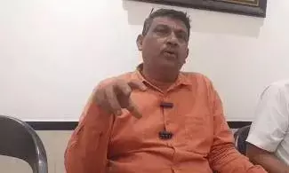 हादसे में जान गंवाने वाली फ्लाइट अटेंडेंट पिंकी माली के पिता शिवकुमार माली ने जांच की मांग की, रोहित पवार का किया समर्थन