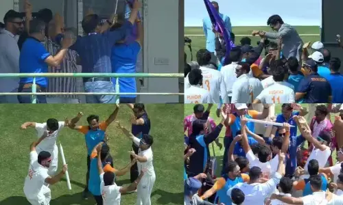 जम्मू-कश्मीर क्रिकेट टीम ने रचा इतिहास, पहली बार बनी रणजी ट्रॉफी की चैंपियन, खुशी में ग्राउंड पर नाचे खिलाड़ी-अधिकारी