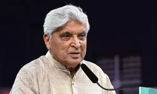 ईरान पर अमेरिका-इजराइल के हमलों से भड़के जावेद अख्तर, एक्स पर पोस्ट में इस देश को बताया आखिरी विकल्प