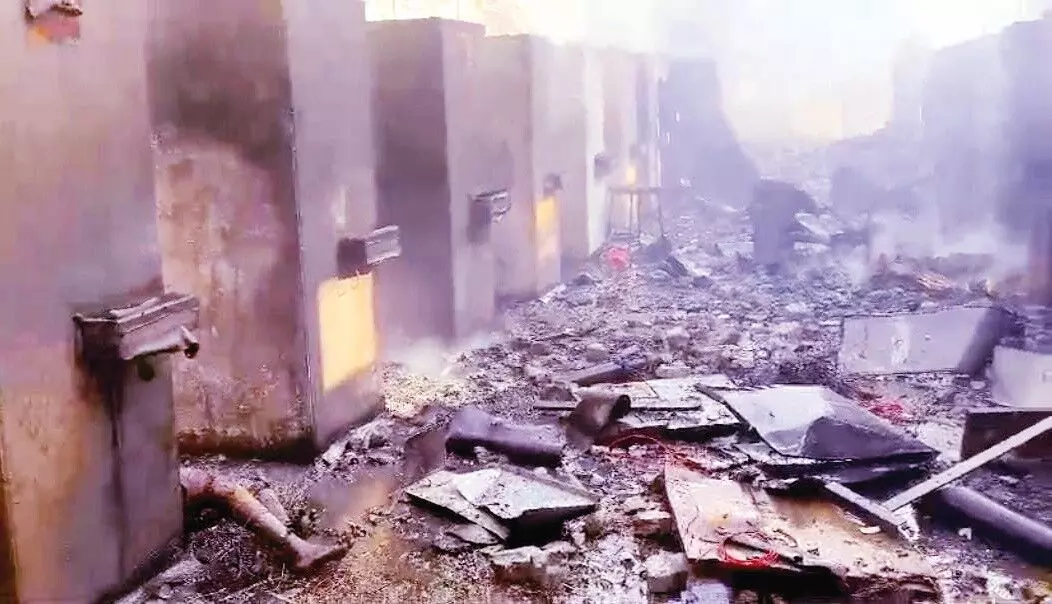 यूनिट में क्षमता से अधिक थे मजदूर, आग से निपटने के पर्याप्त इंतजाम भनहीं थे - एसबीएल एनर्जी के भीषण हादसे में 18 जिंदा जले - कई की हालत गंभीर यूनिट में क्षमता से अधिक थे मजदूर, आग से निपटने के पर्याप्त इंतजाम भनहीं थे - एसबीएल एनर्जी के भीषण हादसे में 18 जिंदा जले - कई की हालत गंभीर