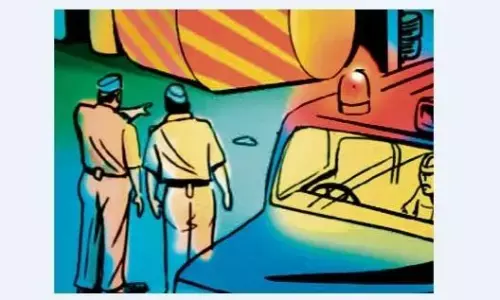 कार से टकराकर बाइक सवार युवक की मौत