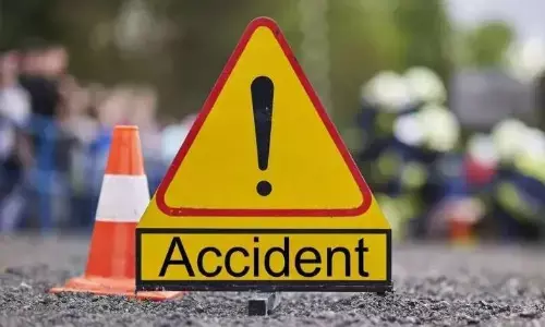 दिल्ली से राजस्थान जा रही ईको वैन को डबल डेकर बस ने मारी जोरदार टक्कर, 6 की मौत, कई घायल