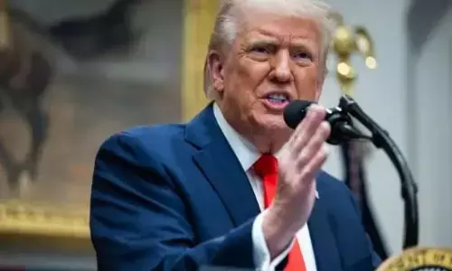 सऊदी, कुवैत में अमेरिकी दूतावास पर ईरान ने किया बड़ा हमला, US ने तुरंत देश छोड़ने के दिए निर्देश सऊदी, कुवैत में अमेरिकी दूतावास पर ईरान ने किया बड़ा हमला, US ने तुरंत देश छोड़ने के दिए निर्देश