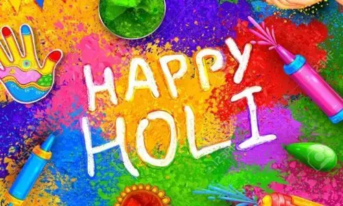 अपनों को प्यारे मैसेज भेज कर दें होली की शुभकामनाएं, चुनें आपनी फेवरेट विश