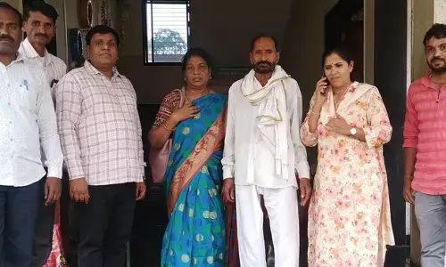 25 साल बाद लौटे  मृत घोषित सुरेश, परिजनों की आंखों से छलके खुशी के आंसू