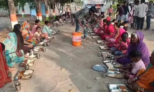 पारंपरिक मृदा स्नान के साथ हर्षोल्लास से मनाई गई धूलिवंदन, उत्साहपूर्ण रहा गीत-संगीत का कार्यक्रम