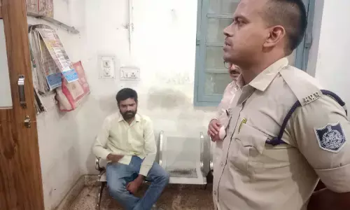 प्रेमी की मारपीट से आहत युवती ने काटी हाथ की नस