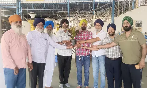 सिख पर्यावरण दिवस मनाने को लेकर जागरूकता अभियान की शुरुआत, पौधा प्रसाद भेंट कर बुद्धिजीवियों का स्वागत