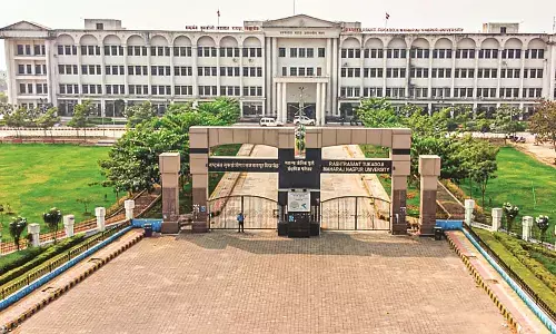 यूनिवर्सिटी की सीनेट बैठक: पीएचडी थीसिस और तीन गुना फीस वृद्धि पर हंगामा