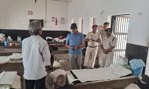 जेल उप महानिरीक्षक ने किया पन्ना जिला जेल का औचक निरीक्षण, व्यवस्थाओं पर जताया संतोष
