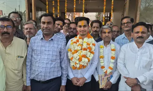 यूपीएससी में रैंक १७० डॉ. अभिजीत जैन का नगर में भव्य स्वागत यूपीएससी में रैंक १७० डॉ. अभिजीत जैन का नगर में भव्य स्वागत