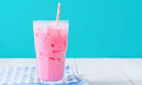 गर्मियों में होने लगी ठंडा पीने की क्रेविंग? ये स्पेशल रेसिपी ताजा कर देगी मन, सीखें बनाना