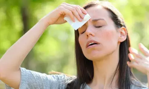 तेज गर्मी में डिहाइड्रेशन से कैसे बचें? इन टिप्स की लें मदद तेज गर्मी में डिहाइड्रेशन से कैसे बचें? इन टिप्स की लें मदद